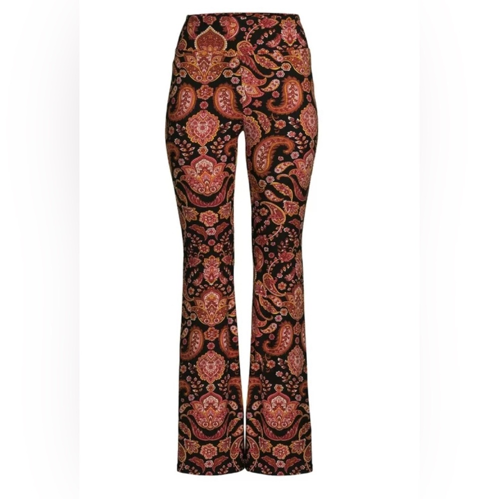 No Boundaries Super Soft Flare Yoga Pants | Size S (3-5) | Black and Orange